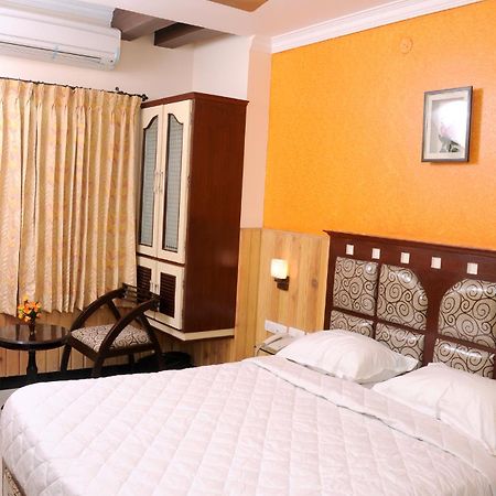 דינדיגול Hotel Sree Baalaaji Bhavan מראה חיצוני תמונה